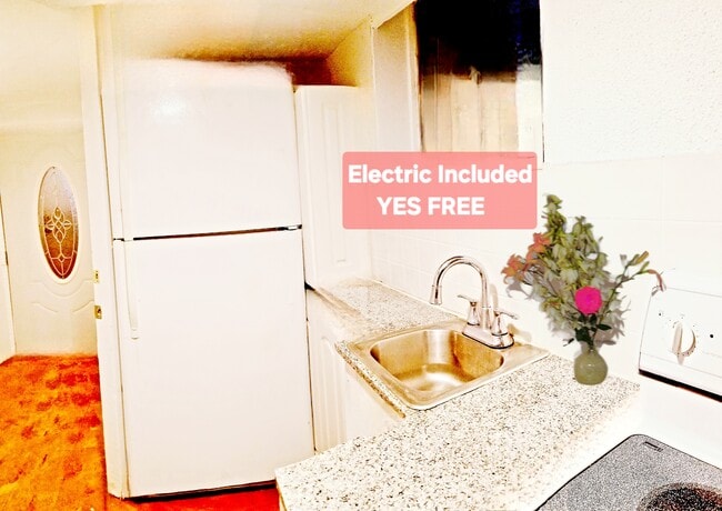 712 N Market St, Unit SUITE in Marion, IL - Building Photo - Building Photo