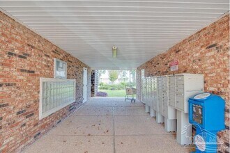 710 Scenic Hwy, Unit 323 in Pensacola, FL - Foto de edificio - Building Photo