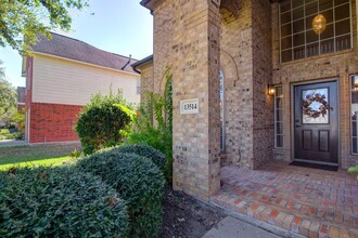 13514 Willow Heights Ct in Houston, TX - Foto de edificio - Building Photo