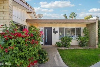 4800 N 68th St in Scottsdale, AZ - Foto de edificio - Building Photo