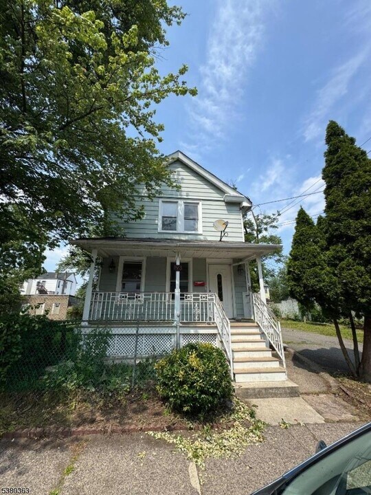 193 Sussex St in Paterson, NJ - Building Photo