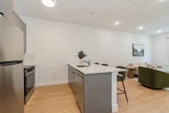 30.3 Vroom St in Jersey City, NJ - Foto de edificio - Building Photo