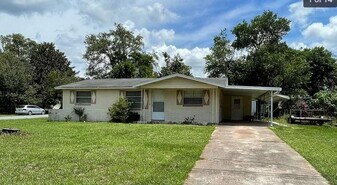 13 Regina Blvd in Beverly Hills, FL - Building Photo