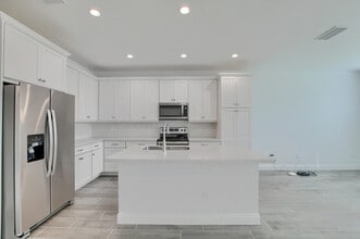 542 Sanderling Cir in Deerfield Beach, FL - Building Photo - Building Photo