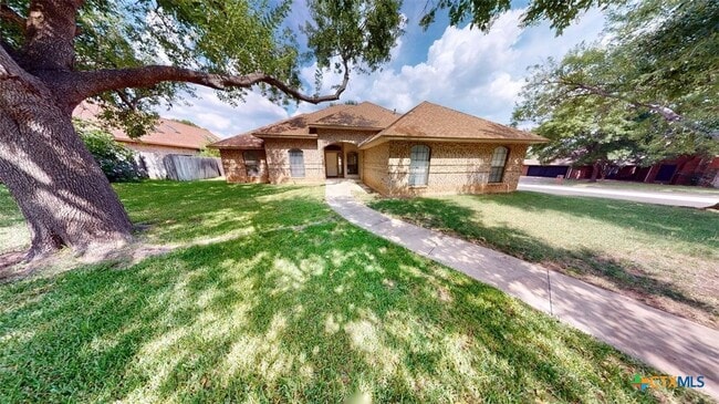 property at 1801 Thomas Ct