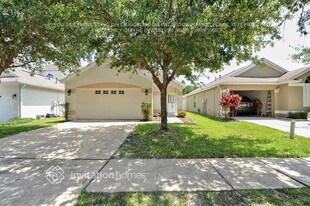 5716 Tanagerlake Rd, Unit 8-808 in Fish Hawk, FL - Building Photo