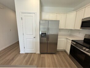 583 Holly Lks Dr in Orange Park, FL - Building Photo - Building Photo