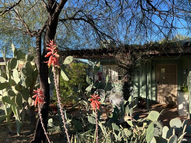 property at 2232 N Evergreen St