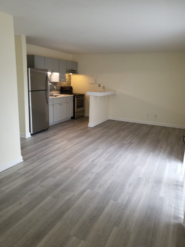 371 W Old Indian Trail