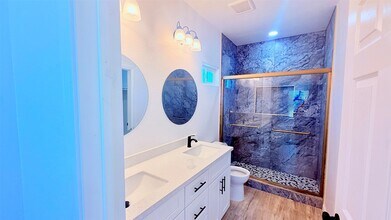 7018-5914 02 in Cleveland, TX - Building Photo - Building Photo