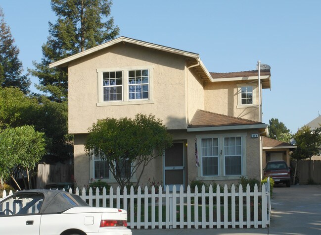 85 A,B W. 1st St in Morgan Hill, CA - Building Photo - Building Photo