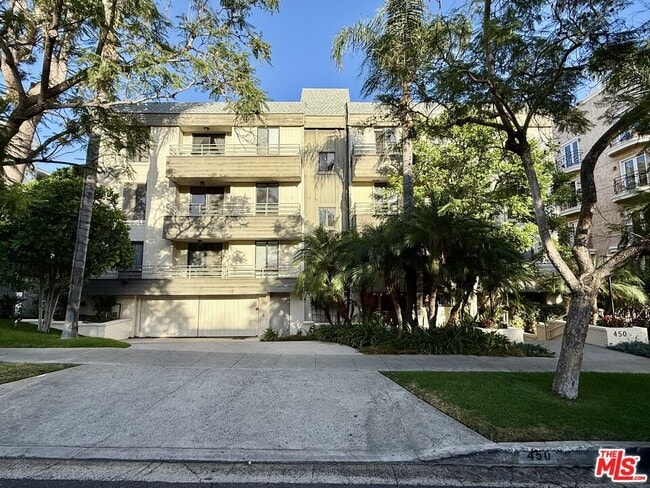 property at 450 N Oakhurst Dr