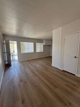 6101 Makee Ave in Los Angeles, CA - Building Photo - Building Photo