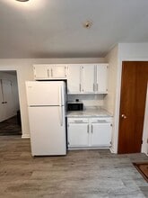 147 State St, Unit 2 in Ellsworth, ME - Building Photo - Building Photo