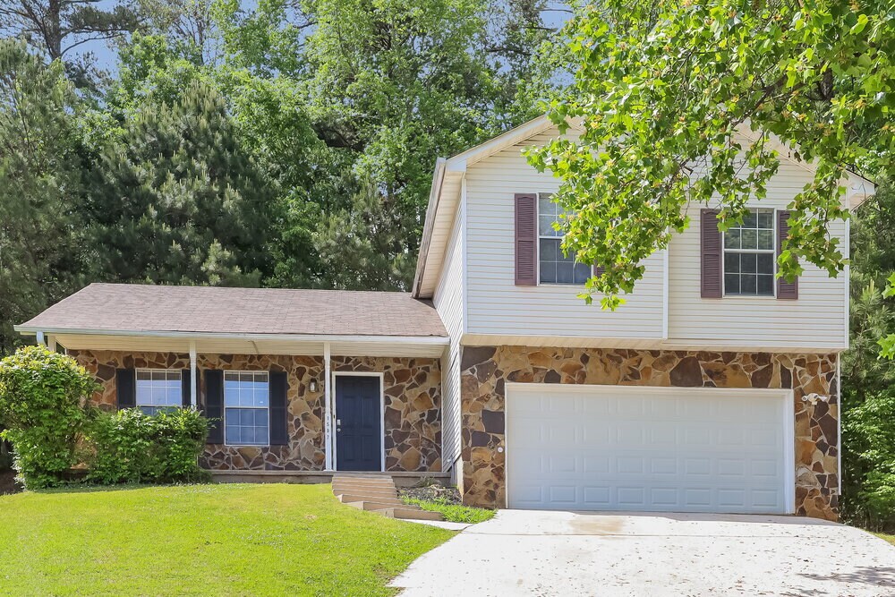 1507 Tunbridge Wells Crescent in Lithonia, GA - Building Photo