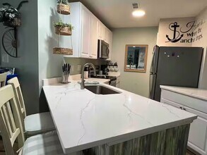 18857 Vineyard Point Ln, Unit Dockside in Cornelius, NC - Building Photo - Building Photo