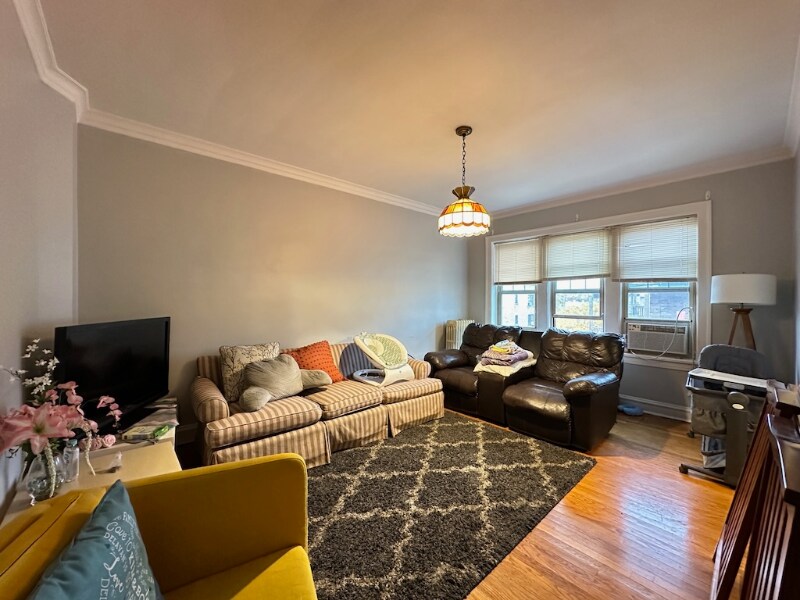 5642 N Kimball Ave in Chicago, IL - Building Photo