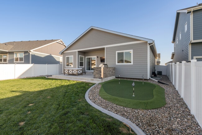 1840 Holloway Dr in Windsor, CO - Building Photo - Building Photo