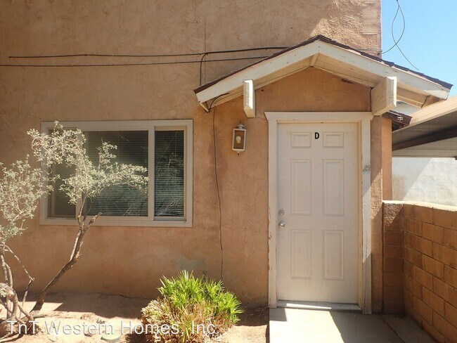 519 E Ridgecrest Blvd in Ridgecrest, CA - Building Photo - Building Photo