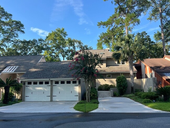 3 Victoria Dr in Hilton Head Island, SC - Building Photo - Building Photo