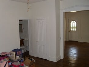 214 E Walker St in Macomb, IL - Building Photo - Building Photo