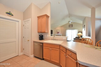 328 Ballston Ave in Saratoga Springs, NY - Building Photo - Building Photo