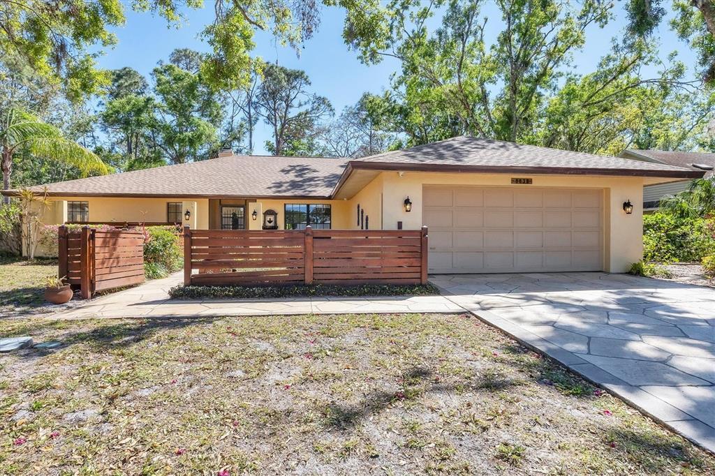 8036 Conservatory Cir in Sarasota, FL - Building Photo