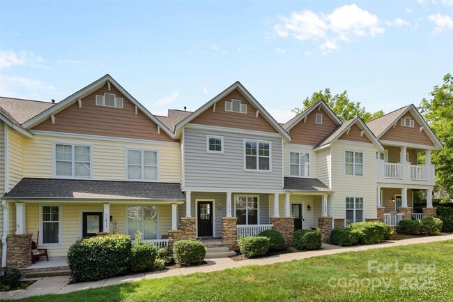 11013 Dundarrach Ln in Charlotte, NC - Building Photo - Building Photo