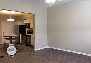 2445 N Clybourn Ave in Chicago, IL - Building Photo - Building Photo