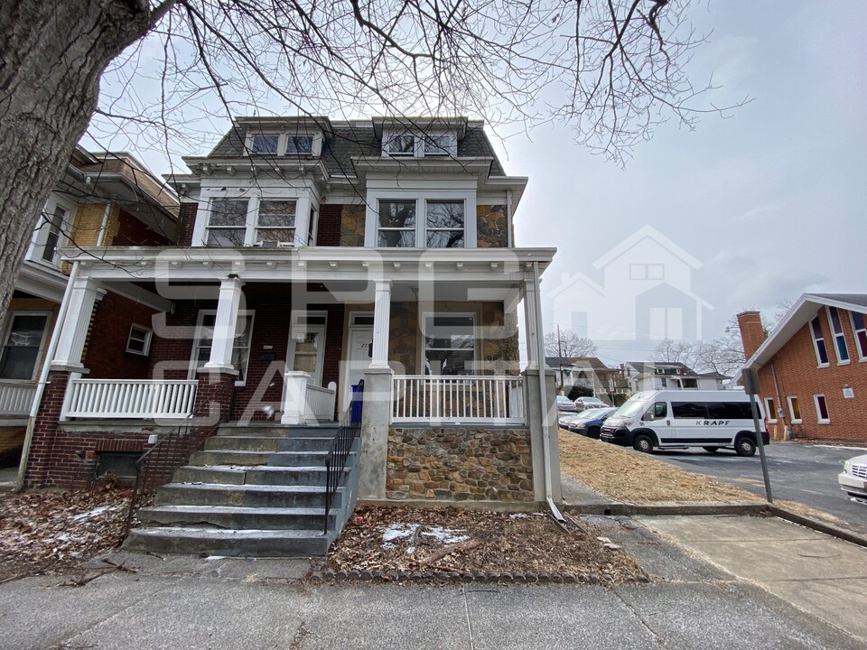 2015 Chestnut St in Harrisburg, PA - Building Photo