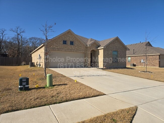 213 Post Oak St in Azle, TX - Foto de edificio - Building Photo