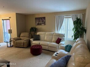 10 Pine Cluster Cir in Englishtown, NJ - Building Photo - Building Photo