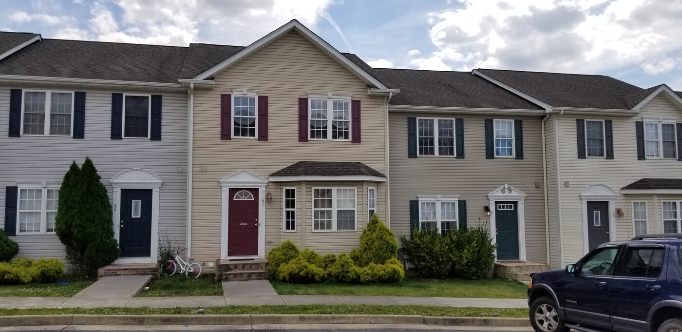 59 Sopwith Way, Unit 55 in Martinsburg, WV - Building Photo