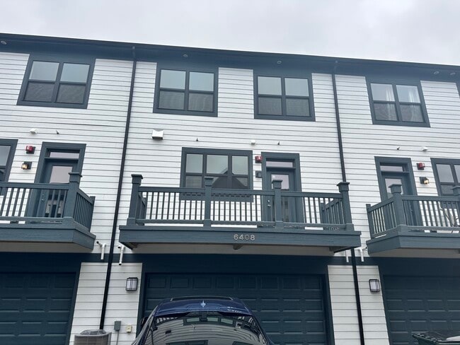 6408 Levi Ln in Morton Grove, IL - Building Photo - Building Photo