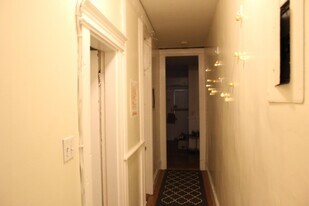 447 Park Dr, Unit 3 in Boston, MA - Building Photo