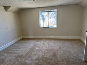 5623 W Lapham St in West Allis, WI - Foto de edificio - Building Photo