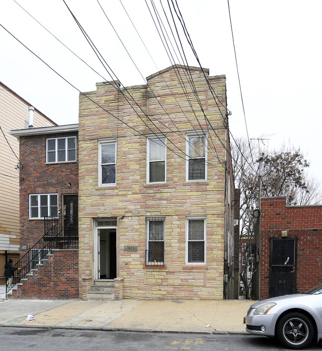 1618 Taylor Ave in Bronx, NY - Building Photo - Building Photo