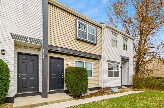 2566 Sandbury Blvd in Columbus, OH - Building Photo - Building Photo