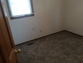 2837 County Rd H2, Unit lower in Mounds View, MN - Building Photo - Building Photo