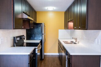 Cochise Apartments in Burien, WA - Building Photo - Building Photo