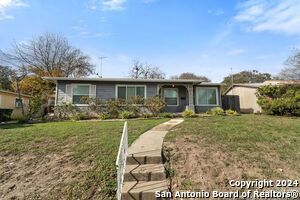 311 Karen Ln in San Antonio, TX - Building Photo