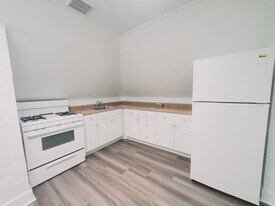 76 Lindale St, Unit 3 in Stamford, CT - Building Photo