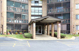 The Colony Apartments in Wilmington, DE - Building Photo