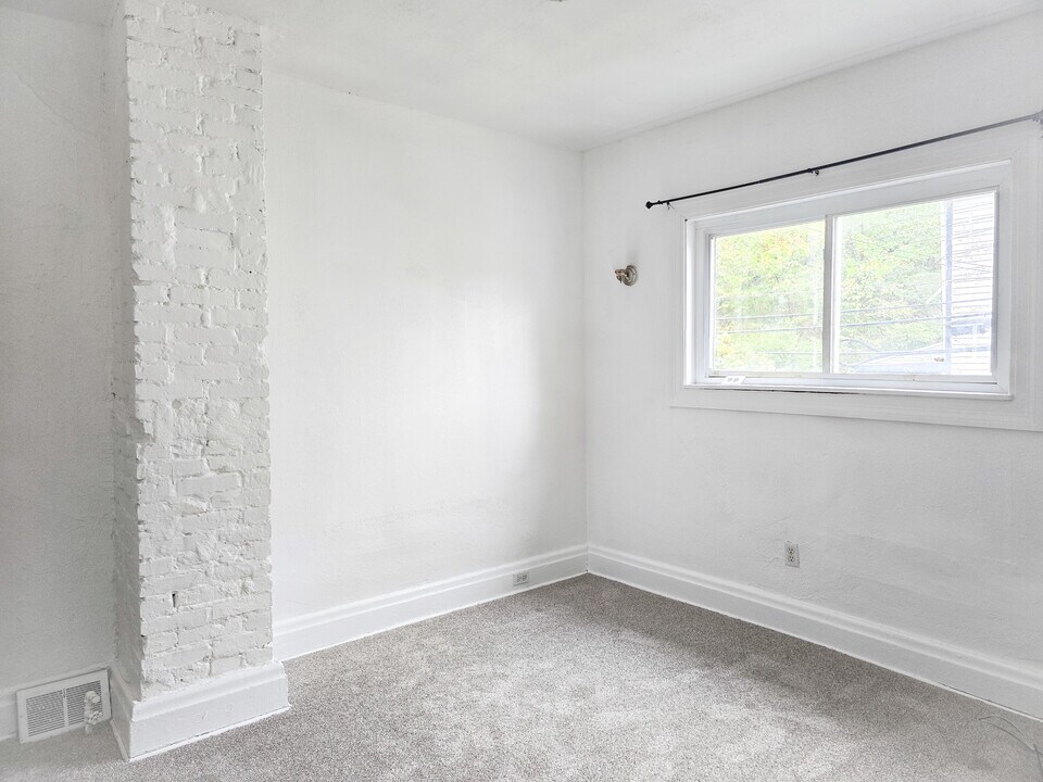 3000 California Ave in Pittsburgh, PA - Building Photo