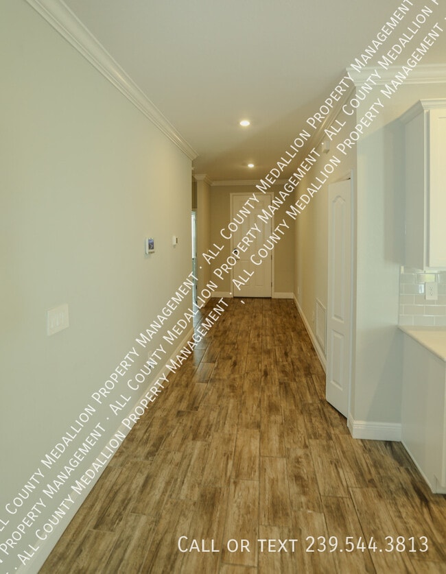 8792 Cascade Price Cir in North Fort Myers, FL - Building Photo - Building Photo