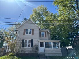 31 Burr Ave in Middletown, CT - Building Photo