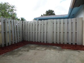 8633 Pluto Terrace in West Palm Beach, FL - Building Photo - Building Photo
