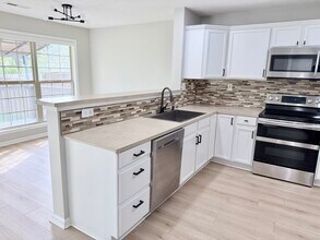 588 Wellington Gardens Dr in Lexington, KY - Building Photo - Building Photo