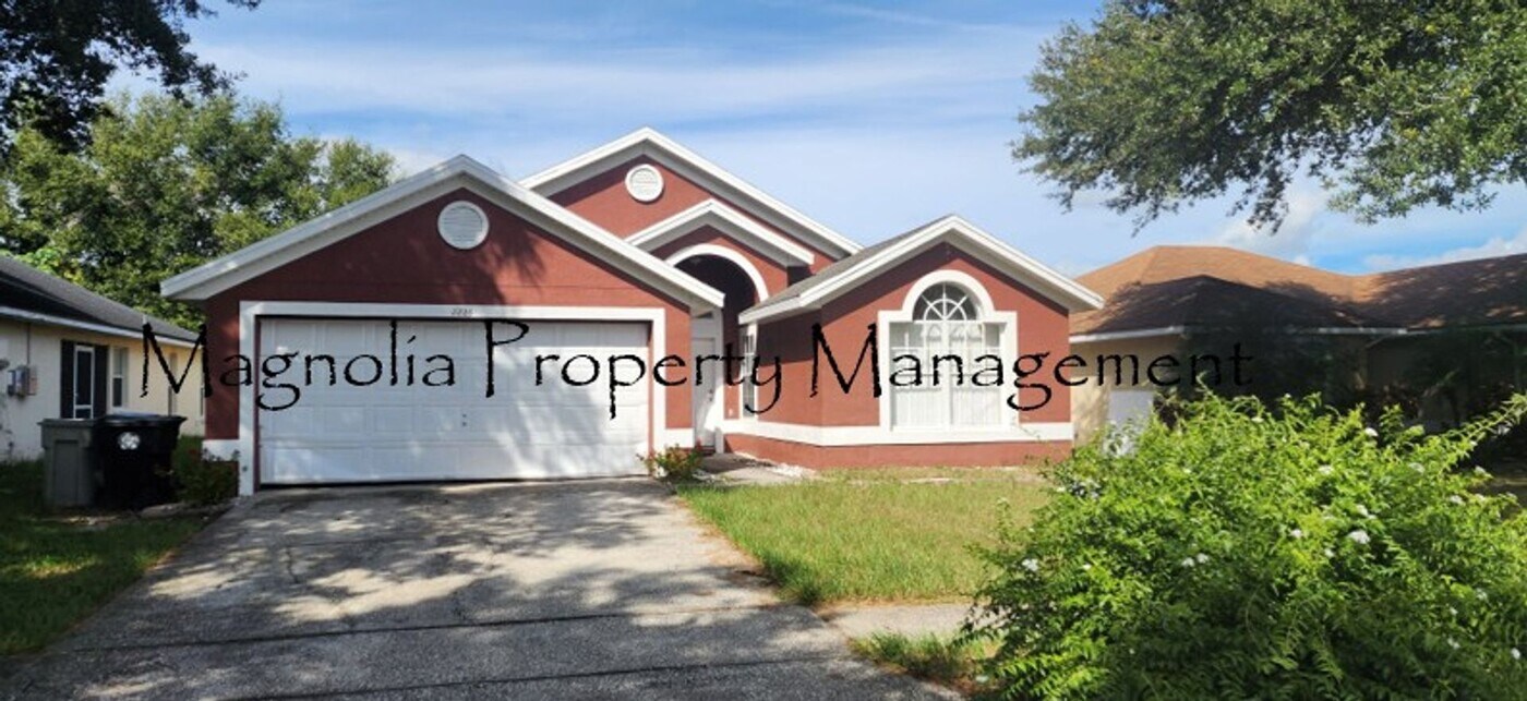 2226 Rockwood Dr in Apopka, FL - Building Photo