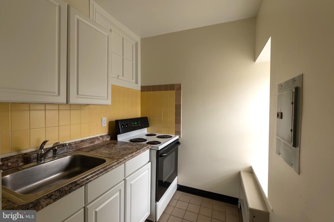 408 W Chelten Ave-Unit -3F in Philadelphia, PA - Foto de edificio